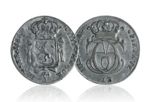 Fire mark, eller en krone, far Christian V, den første mynten preget i Kongsberg.