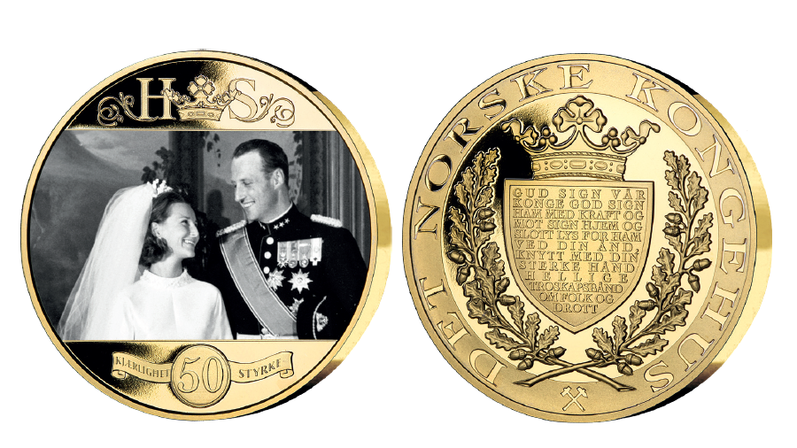 Medalje med bilde av Harald og Sonja på deres bryllupsdag. Medlajen gis ut i anledning at paret feirer gullbryllup 29. august 2018.